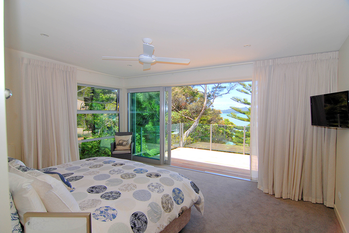 Bay of Islands Beach House luxury beachfront accommodation in Paihia