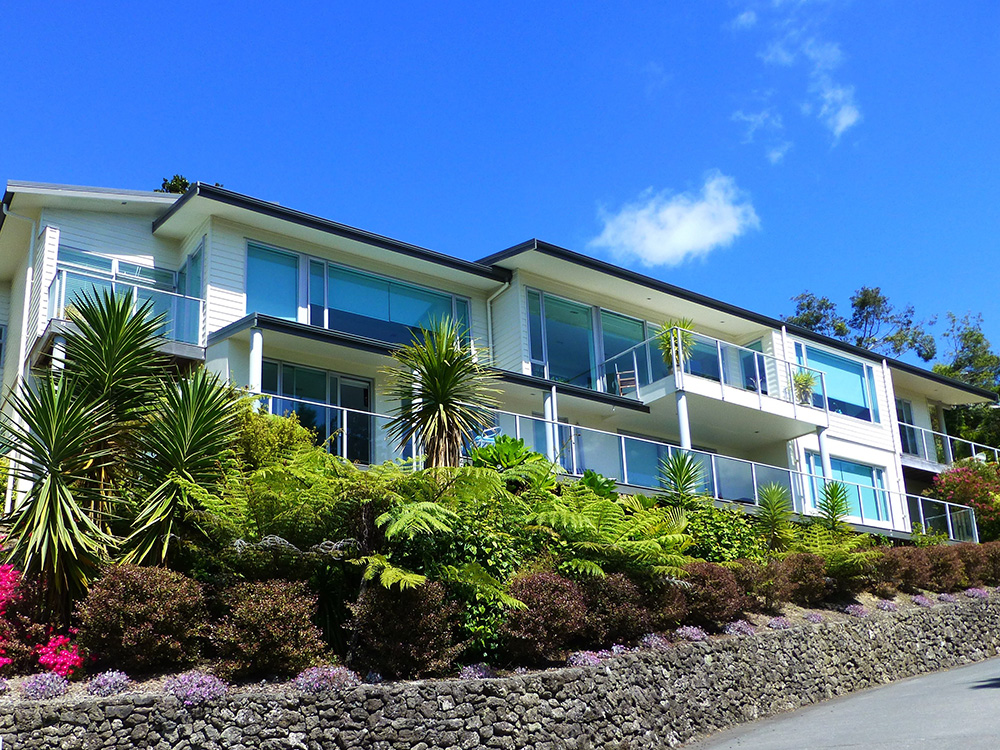 Bay of Islands Beach House luxury beachfront accommodation in Paihia